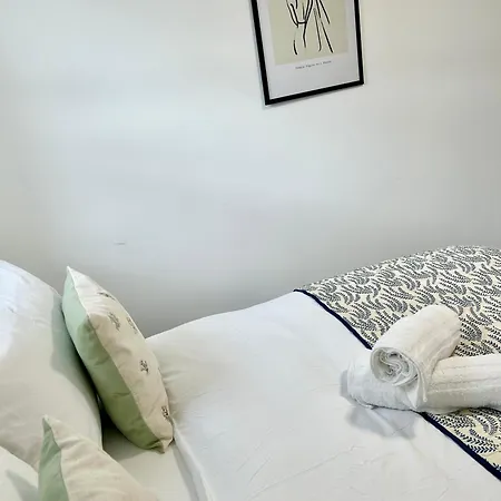 Failsworth Luxury Apartment With Free Parking By Daley Stays Manchester Exterior photo